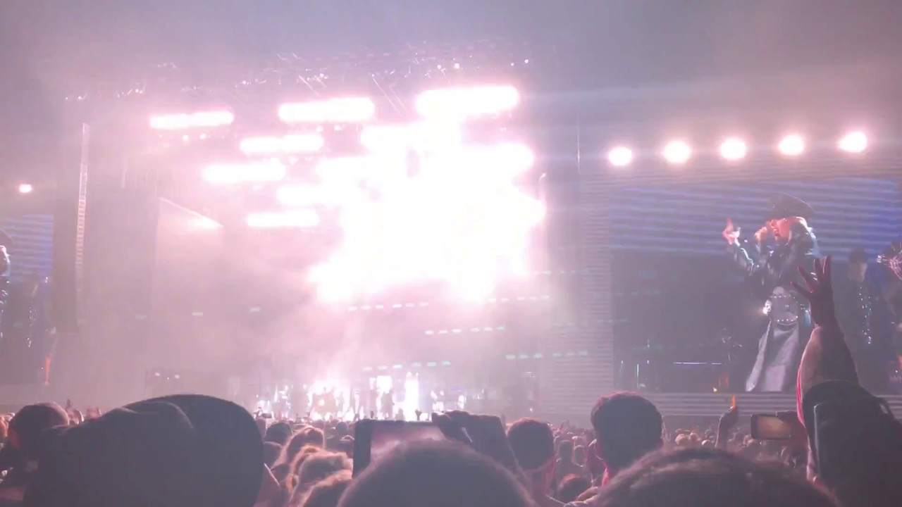 Lady Gaga LIVE  - Scheiße  intro Coachella 2017