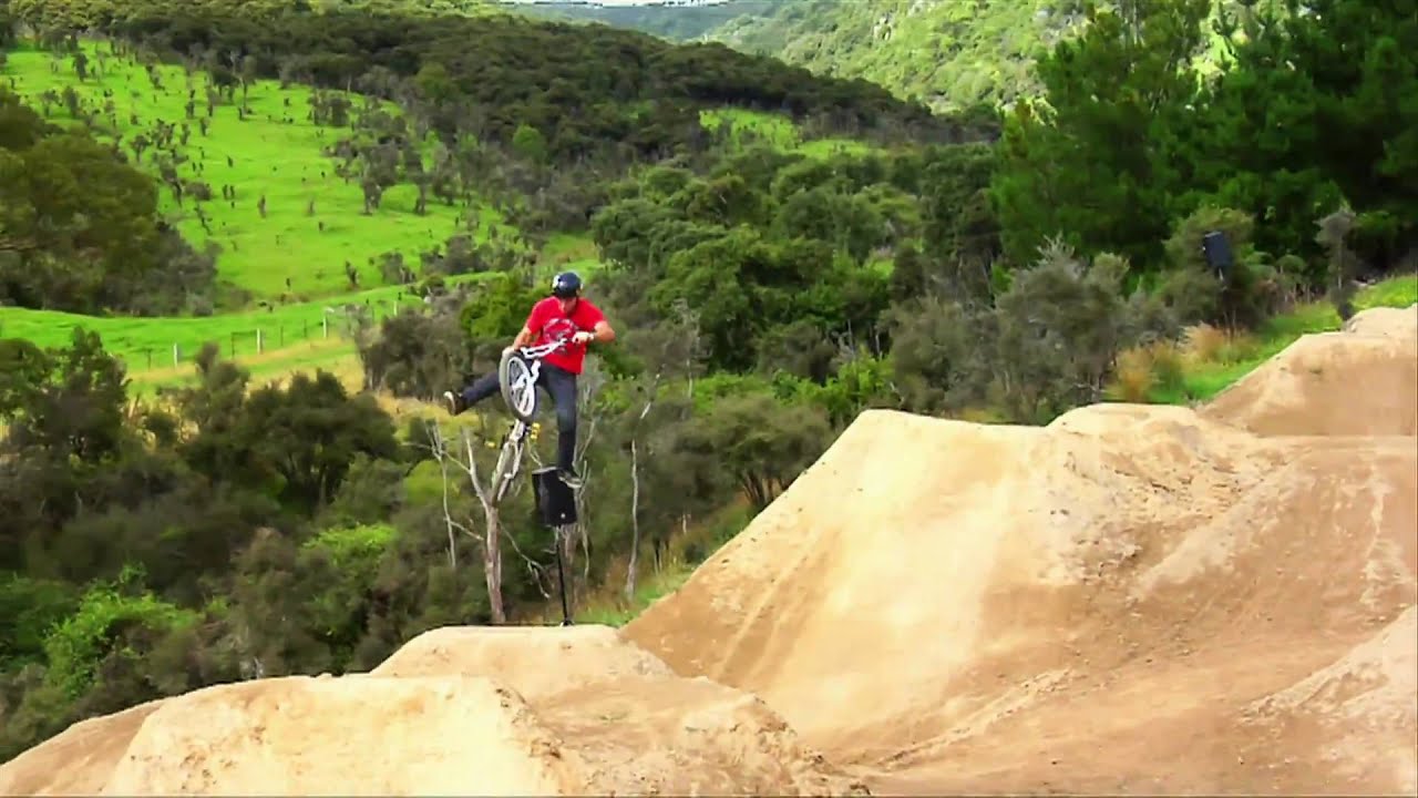Backyard BMX and Motocross park - Farm Jam