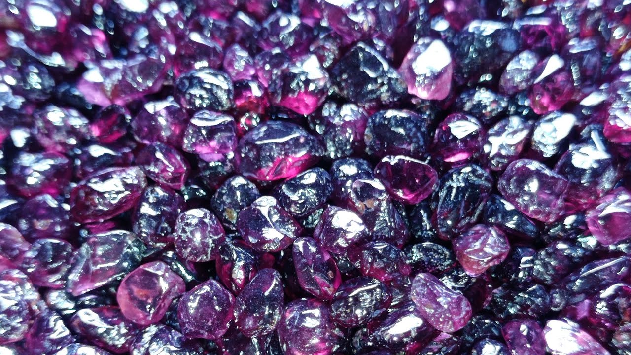Rodolitas para lapidação a cor desse cristal é muito linda