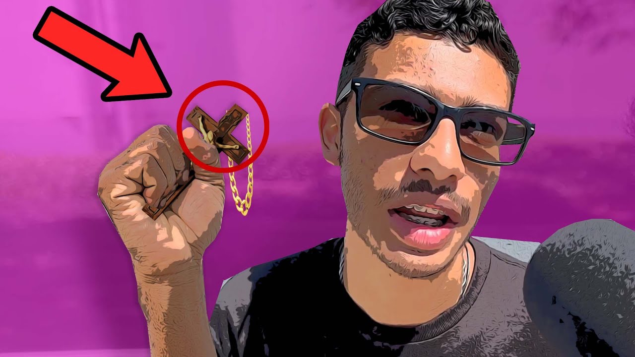 Для чего он использовал свое распятие?!?