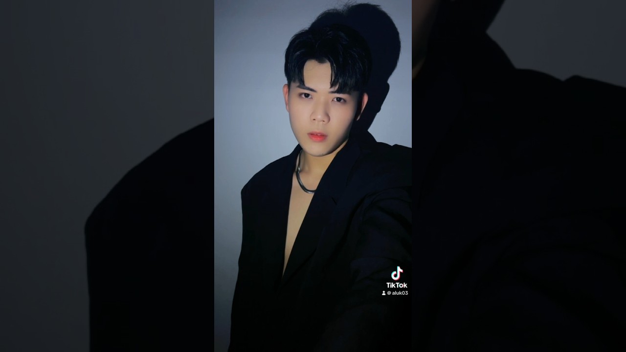【TIKTOK 变装】 ￼变装ALUK终于回来了！ 帅死大家😘