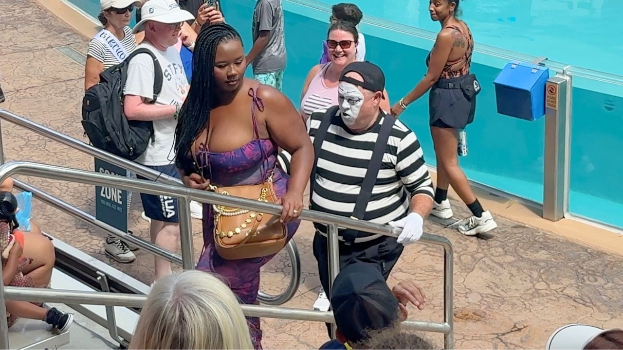 He got caught 🤣 Tom the mime full show