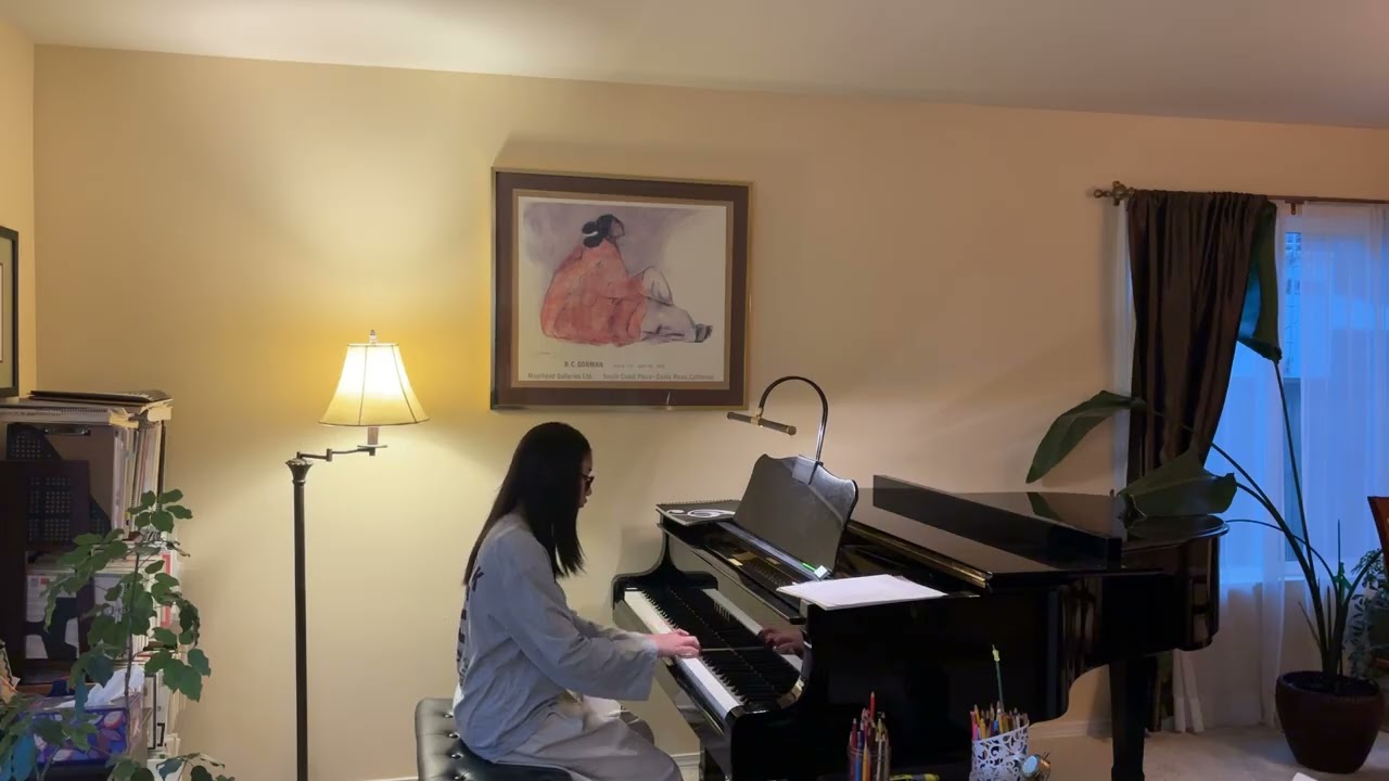 Joy performs Flight of the Bumblebee by Rimsky-Korsakov