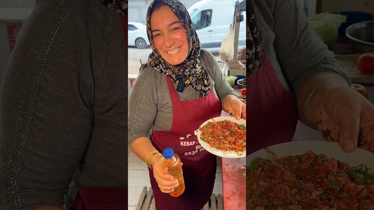 Ezme Salata İ&ccedil;in Bir Bı&ccedil;ak Yeter Bana !