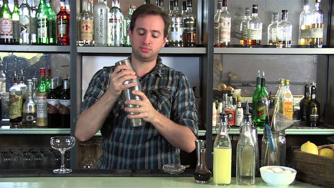 How to Make a Perfect Whiskey Sour (with Egg White)