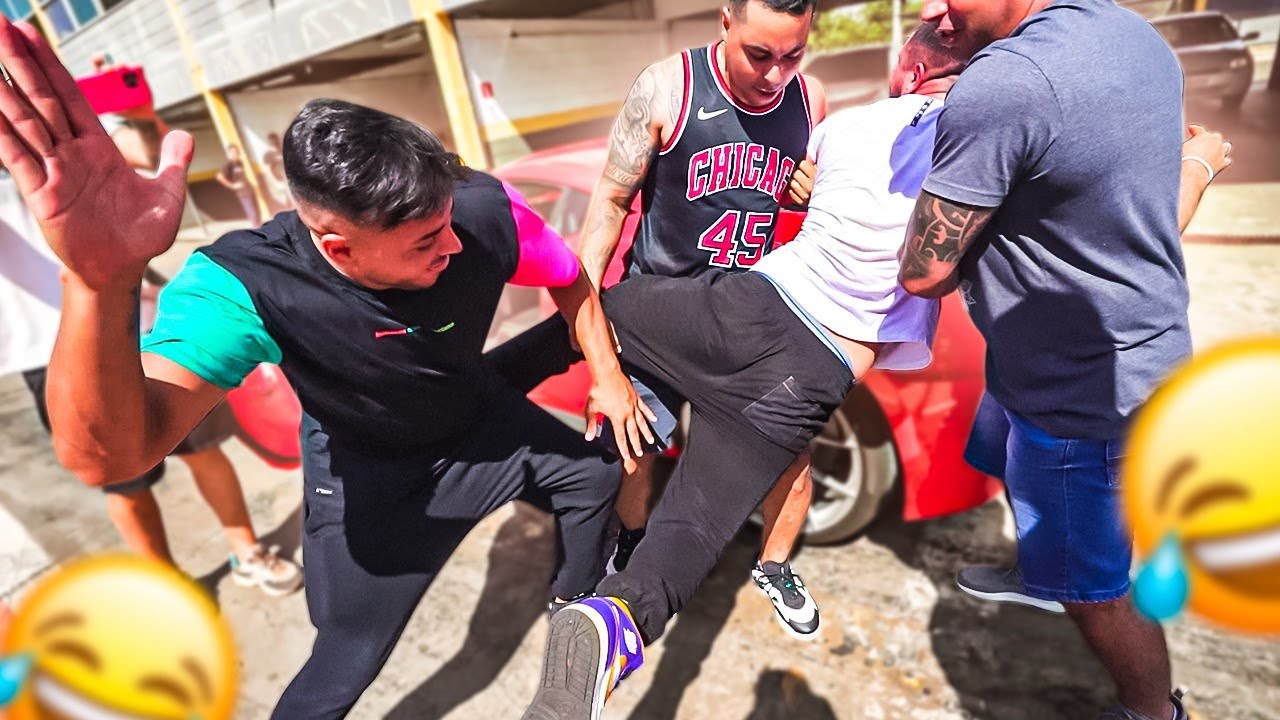 PEGUEI A FERRARI DO RENATO ESCONDIDO E ELE ME BATEU !! 😂