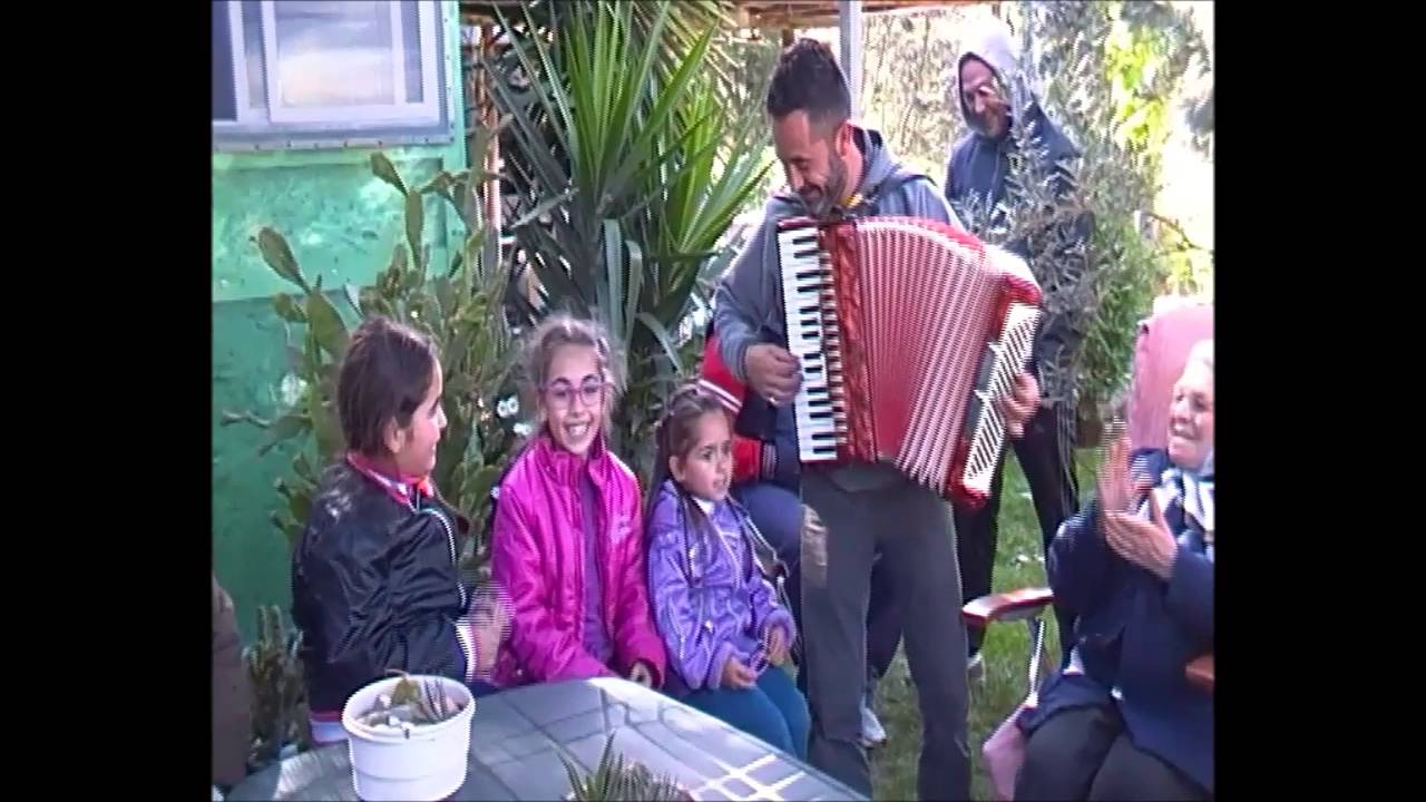 muttettos in lingua sarda cantati da 3 bambine