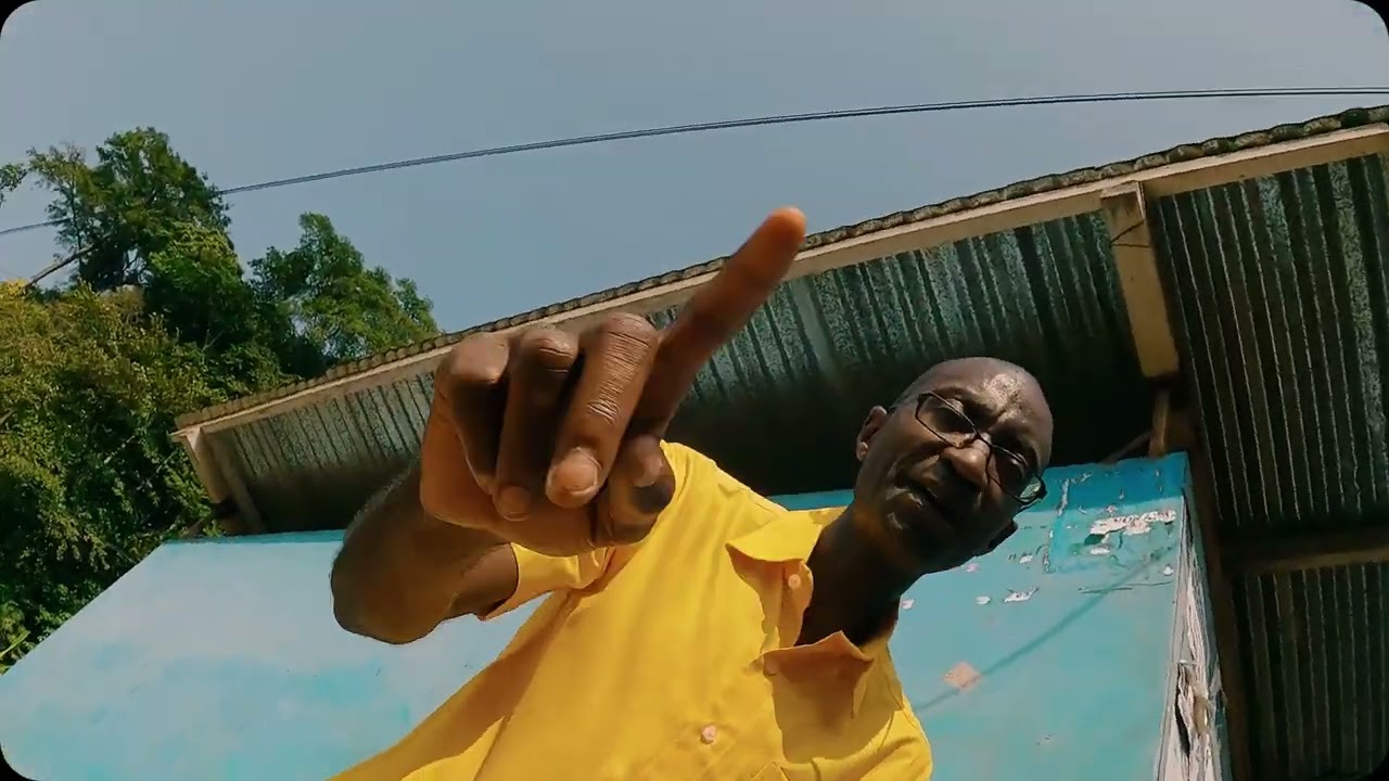RICKY: JE N'AI PAS DE CARTE D'IDENTITE