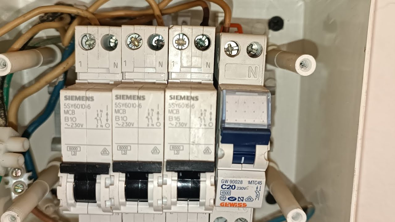 Tablou electric?! - Cand folosesti protectii conforme insa le montezi neconform…⚡️😡🤦‍♂️😡⚡️