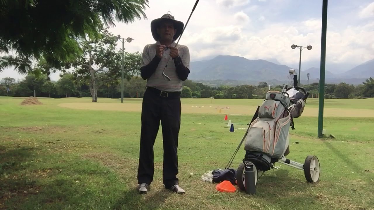 Tiro corto de golf.  &ldquo;CHIP RODADO&rdquo; #laactituddelgolfista #golfinfantil #escueladegolf #chiprodado