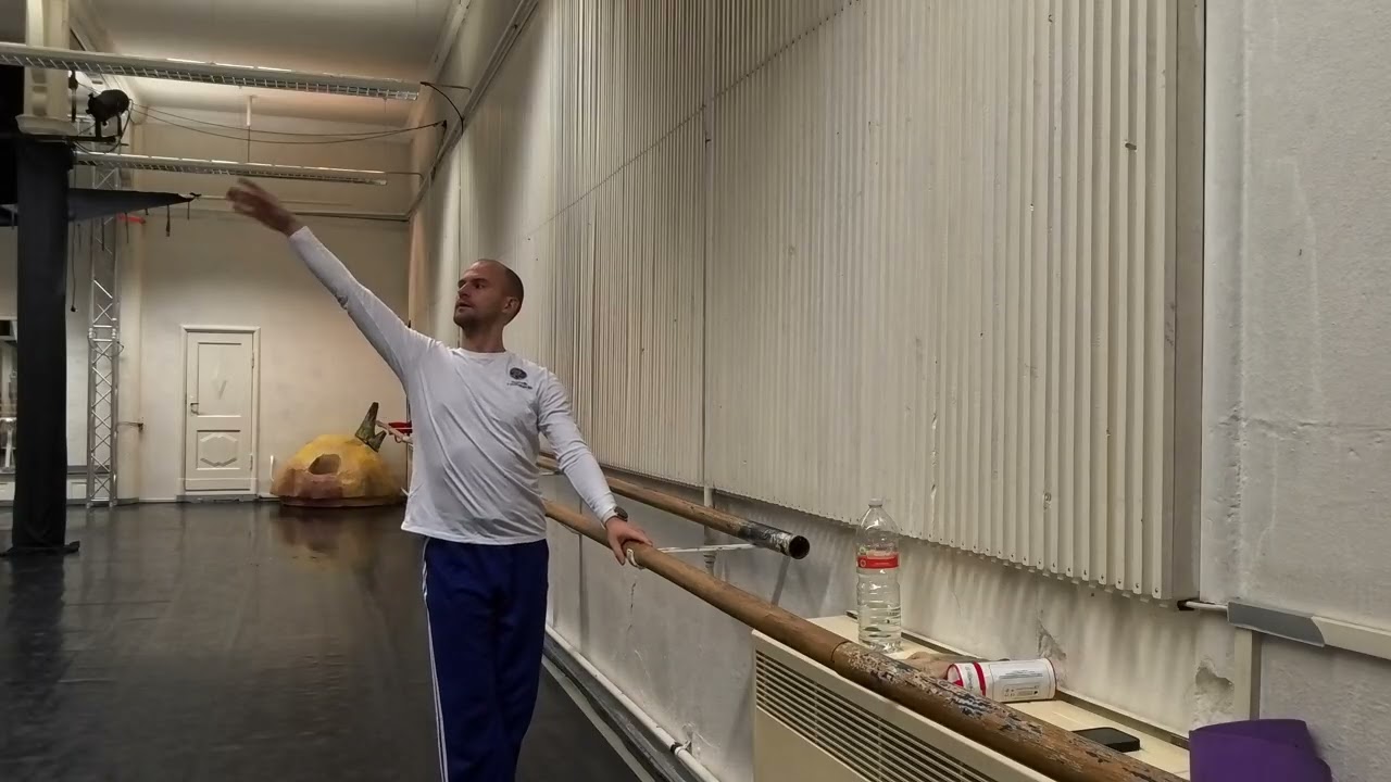Plié #BalletMoves #DanceJourney #BalletLife #DanceTutorials #BalletInspiration #DanceWithMe #Ballet
