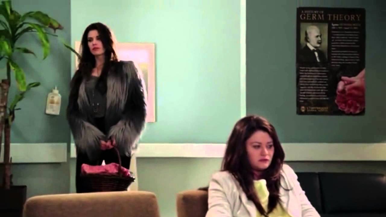 Once upon a time s02e13 Ruby vists belle in the hospital
