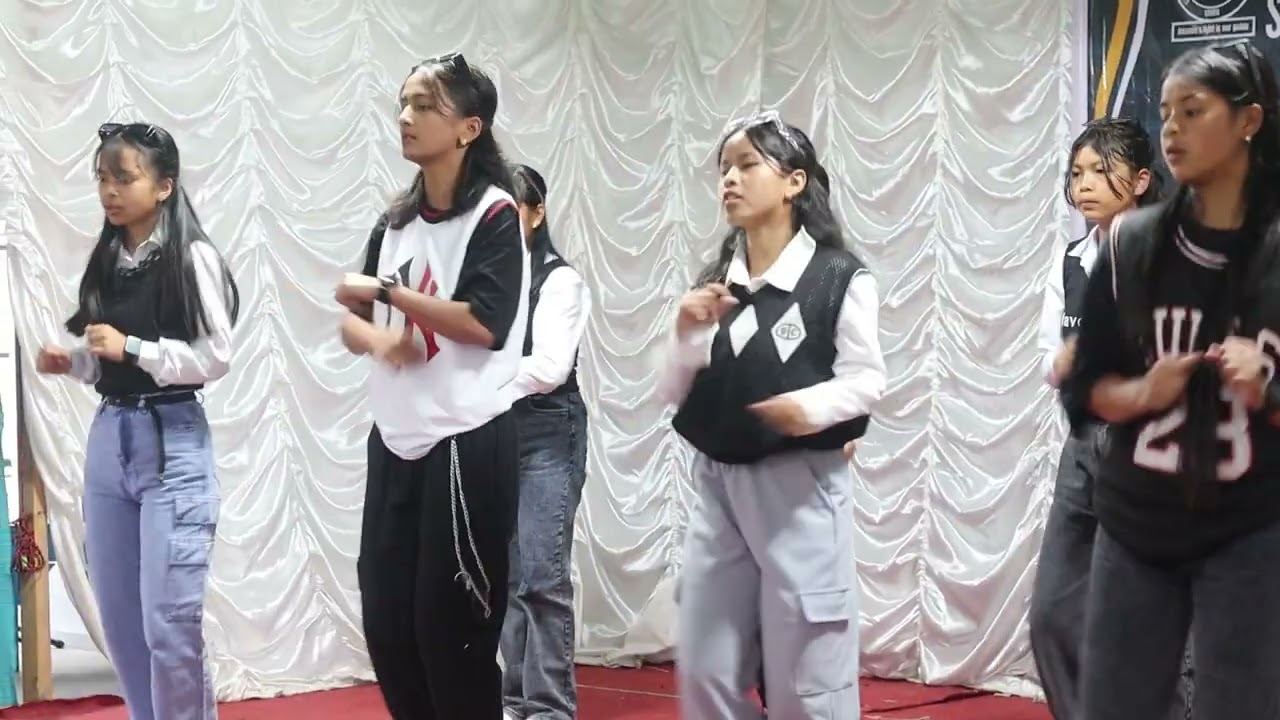 Dancing Competittion Senior :Tirot Sing Syiem house ..
