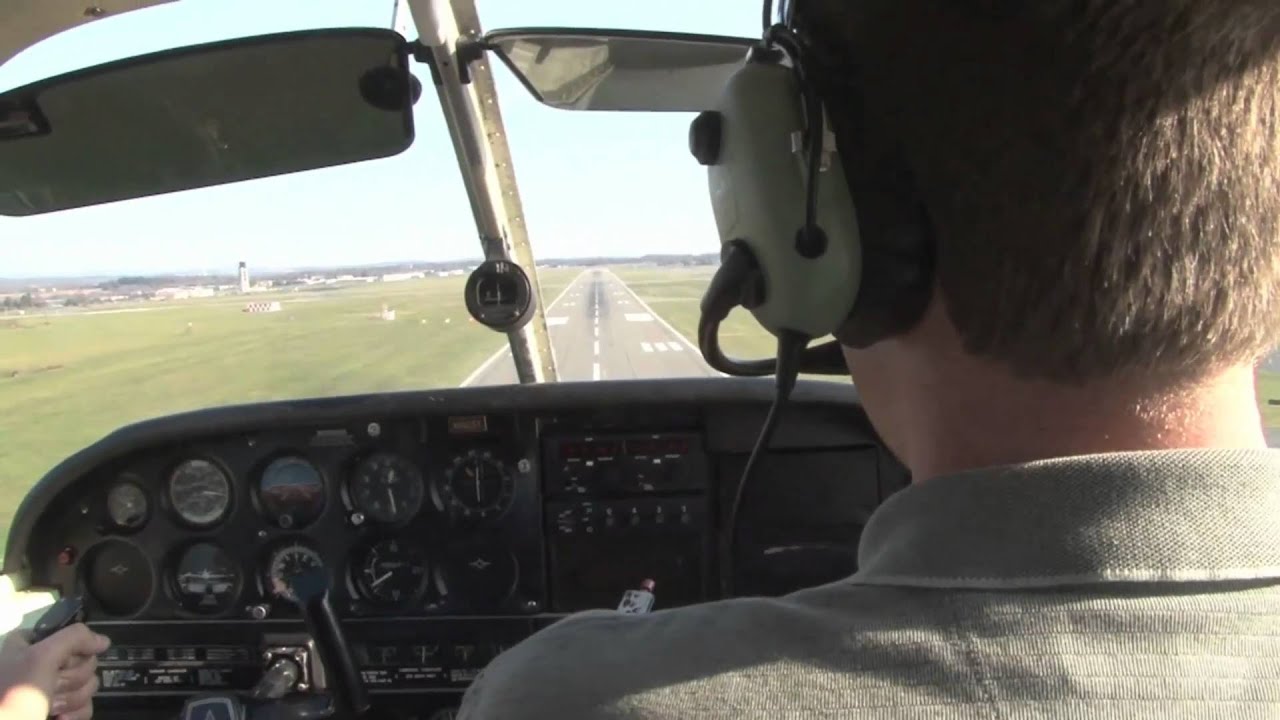 Piper Cherokee 140 Landing