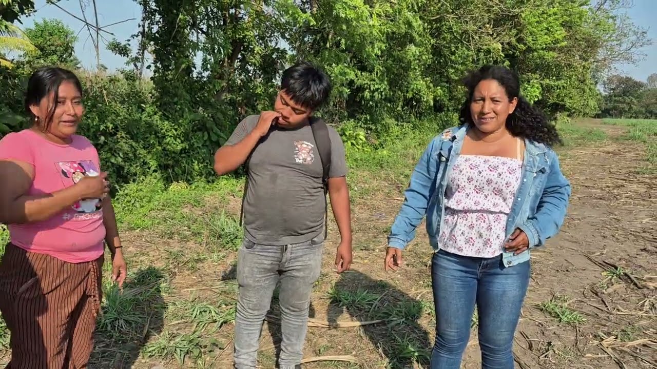 KARINA tiene preferencias por YOVANA ella no quiere hacer nada le dicen todos