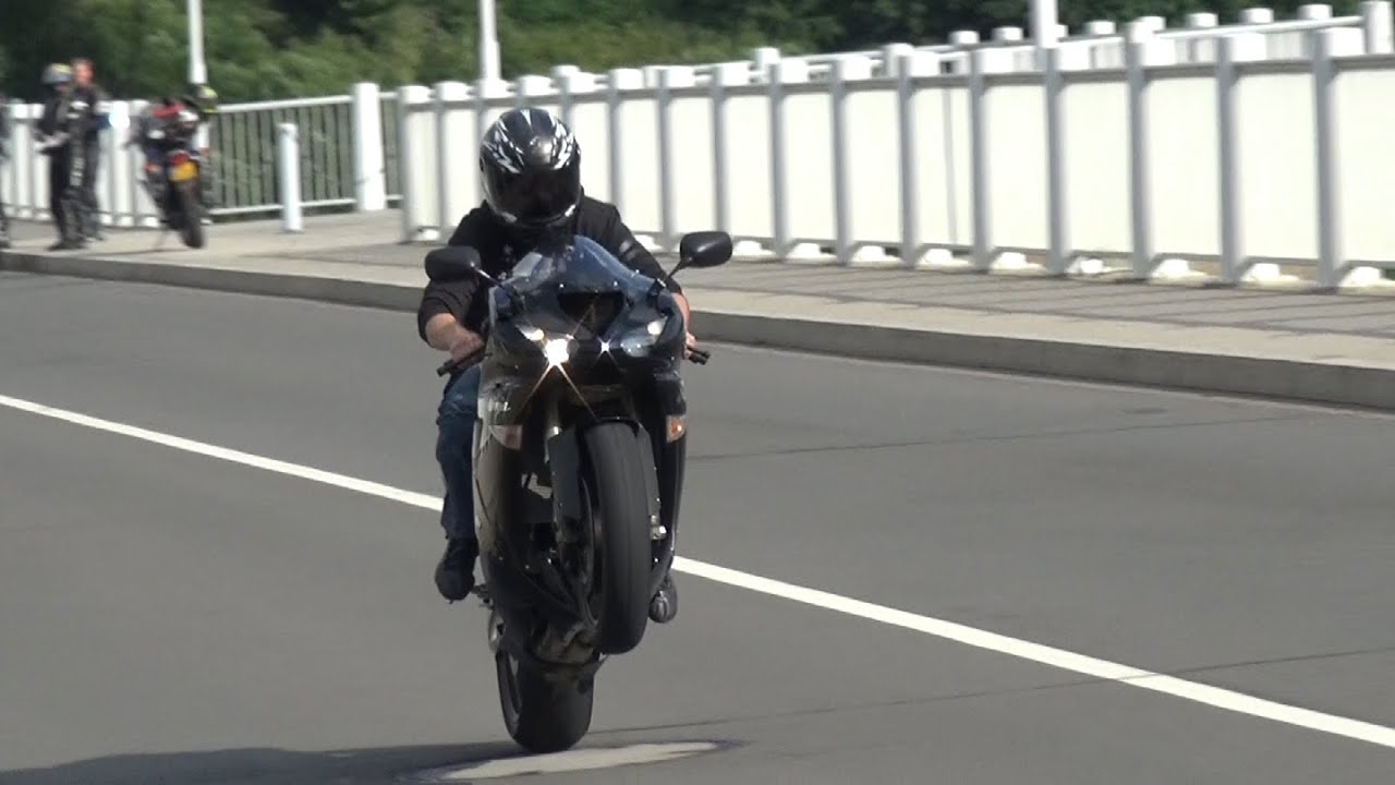 Deutschland Harz der tägliche Motorrad Wahnsinn an der Rappbodetalsperre Soundröhre Motorrad