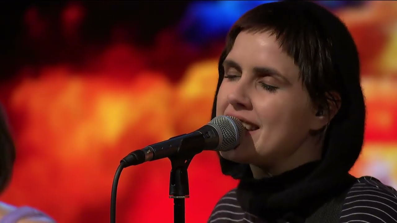 Princess Chelsea - Love is More - Live Breakfast on 1 TV Performance