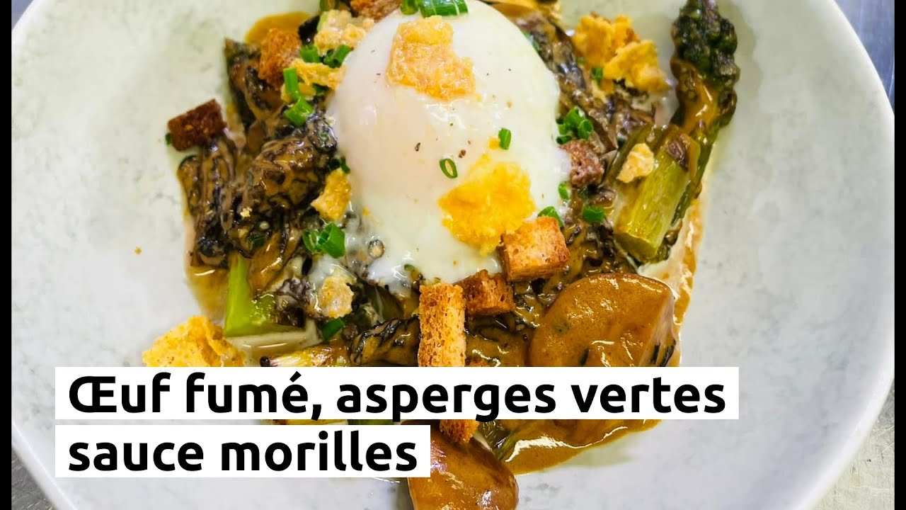 Œuf fumé, asperges vertes et sauce morilles