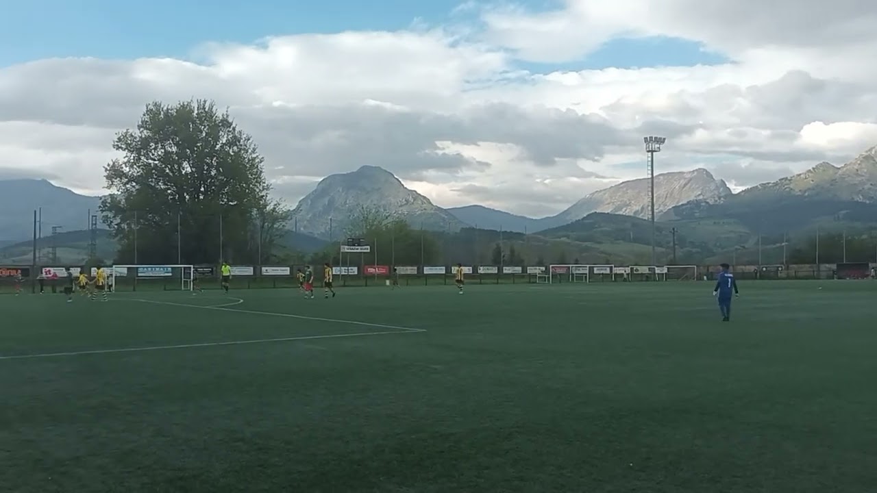 Alternancia de nubes y claros en Iurreta
