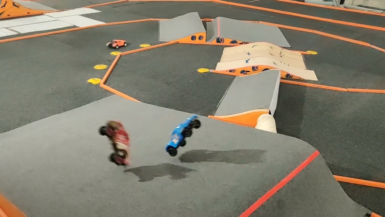 Bieg finałowy samochod&oacute;w RC klasy Short Course 1/10. Ł&oacute;dzki Tor RC Vera Sport.