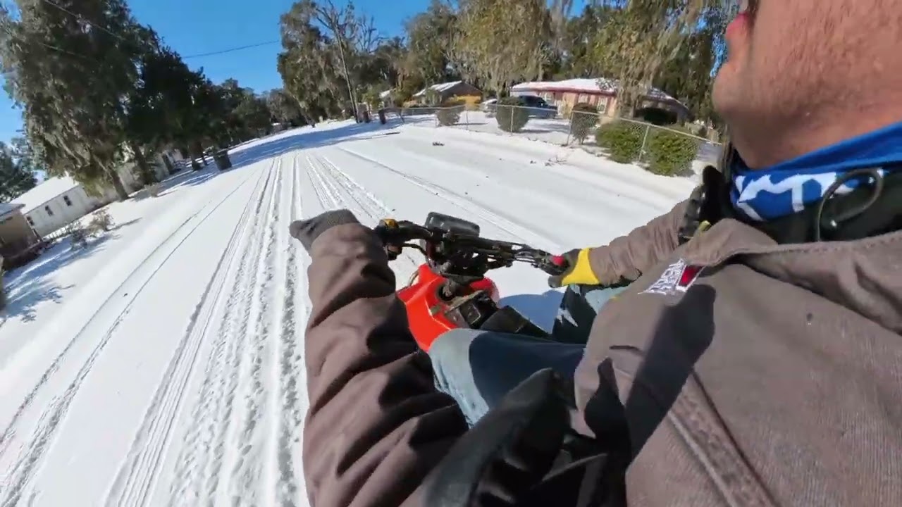 Suzuki Quad Runner Lt 185 rides around in the snow 1/22/25