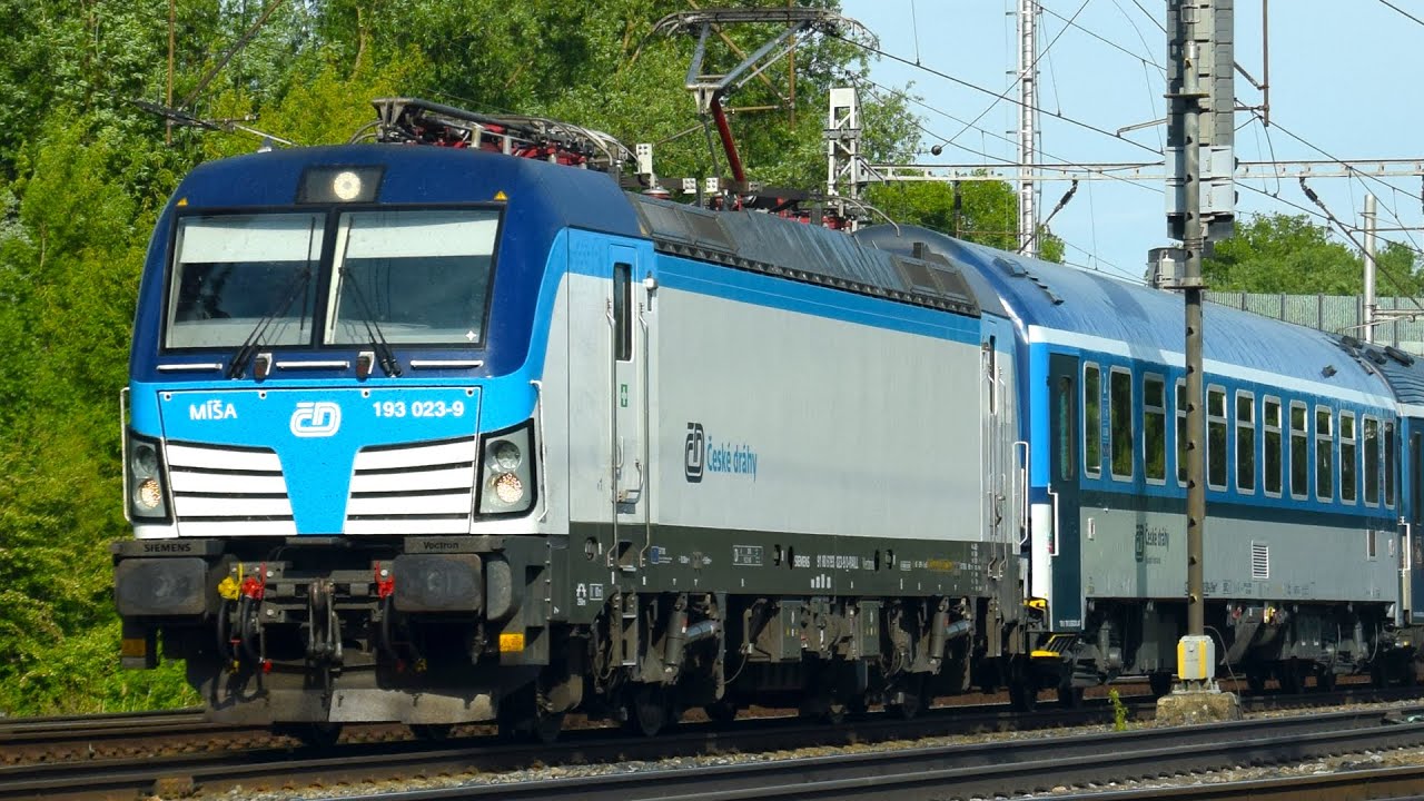 Večerní vlaky Uhersko - 14.5.2025 / Trains in Uhersko, Czech Republic
