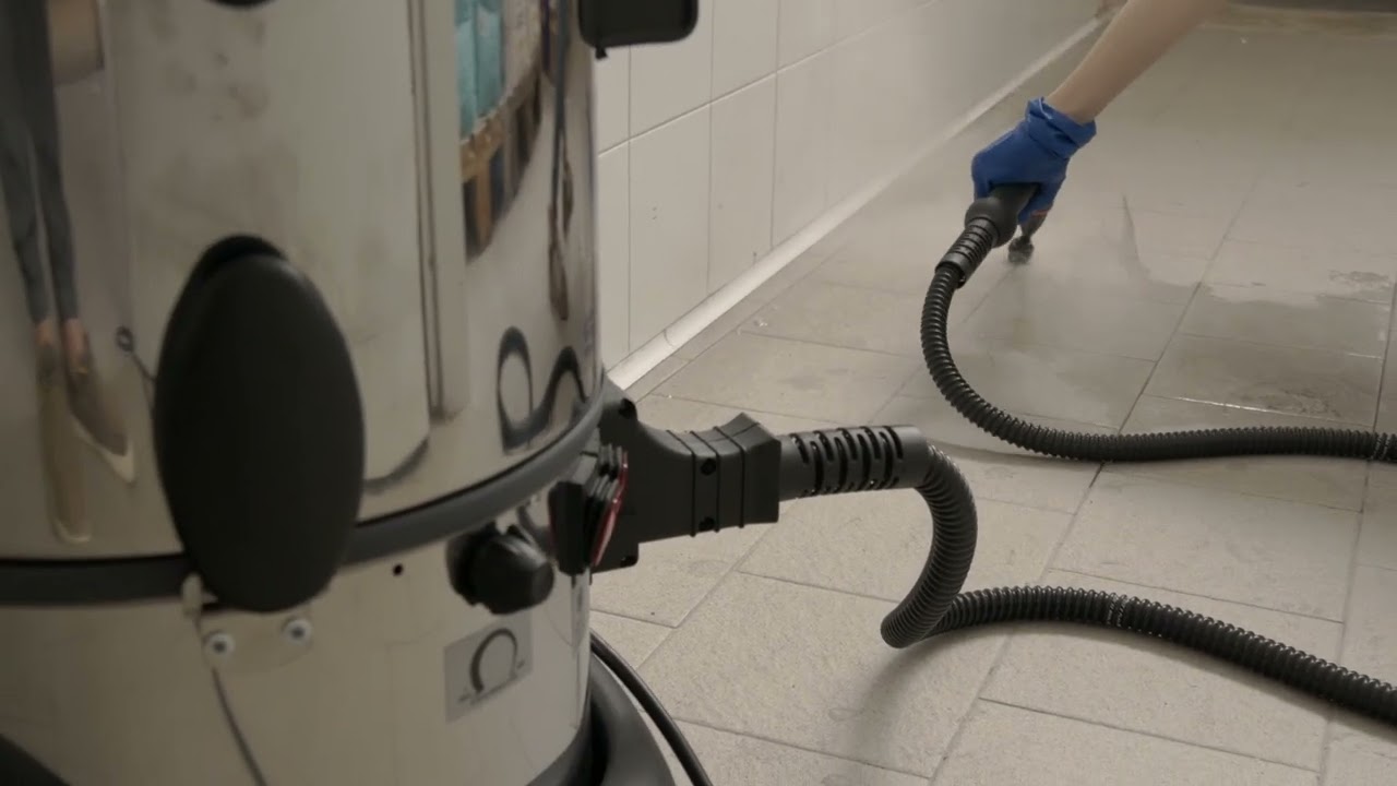 Steam Wave - Professional Cleaning in a industrial Kitchen