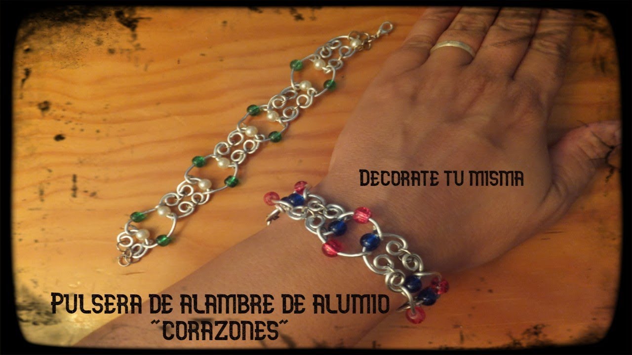 Pulsera Corazón de alambrismo y abalorios.