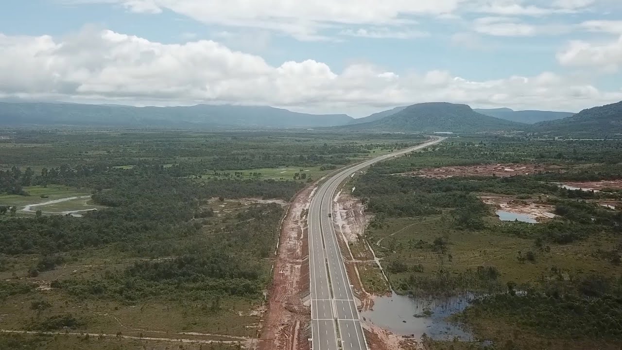 GLOBALink | 1st Chinese-invested expressway injects new vitality into Cambodia's economic growth