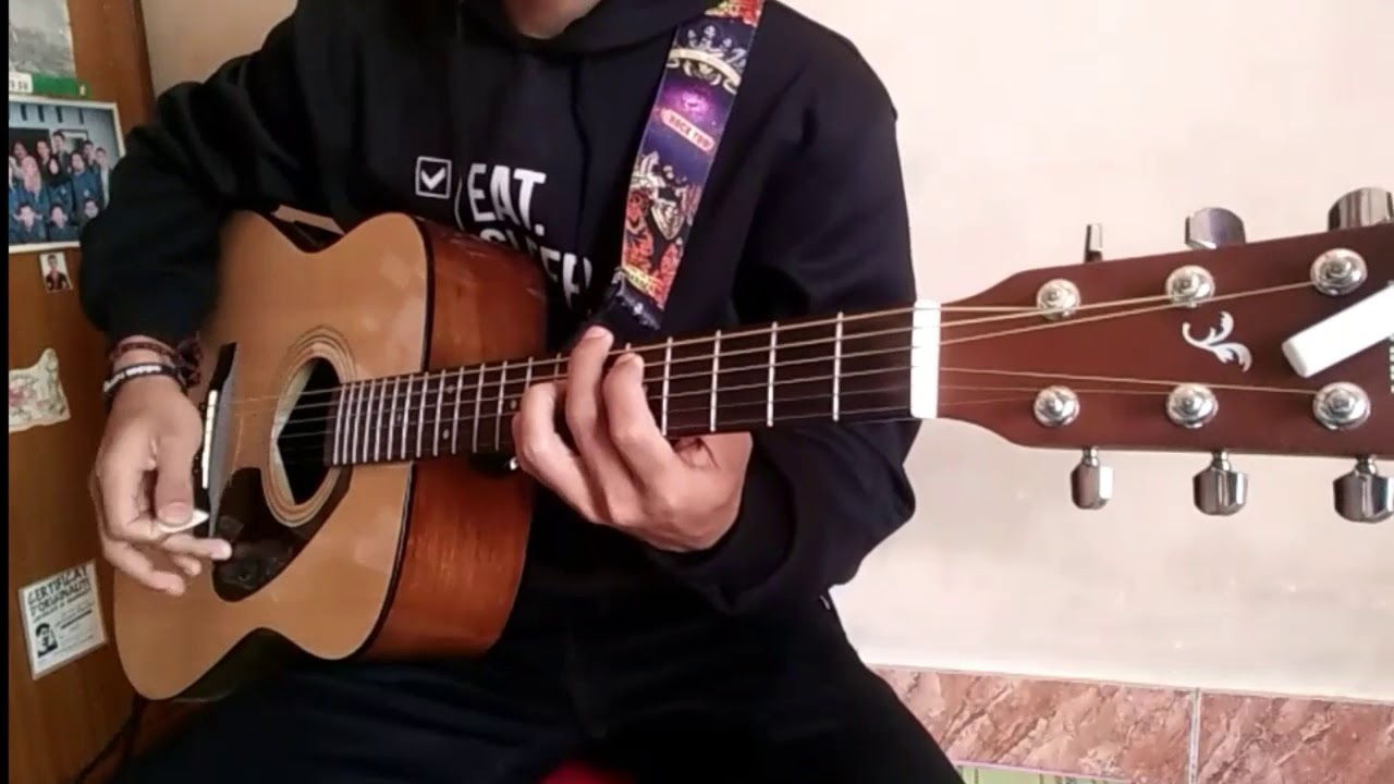 Beraksi versi akustik ( cover ) kord gampang