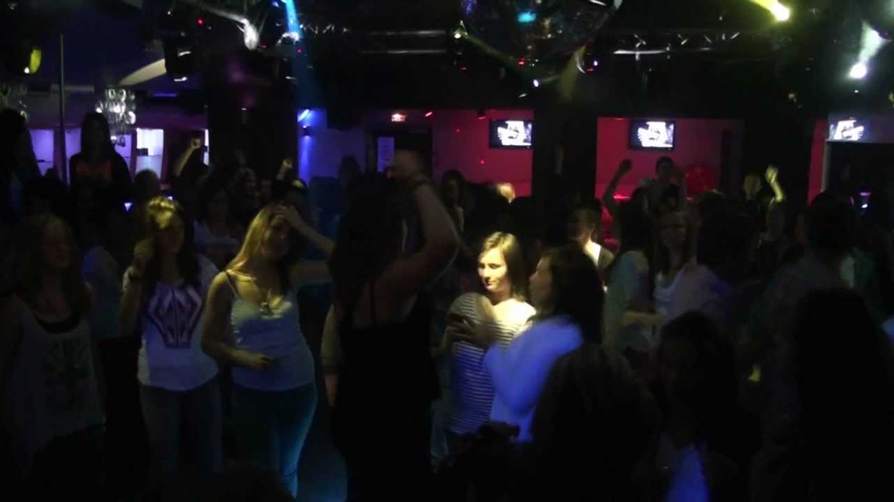 Teens party. Quand les ados s'emparent de la boîte de nuit...