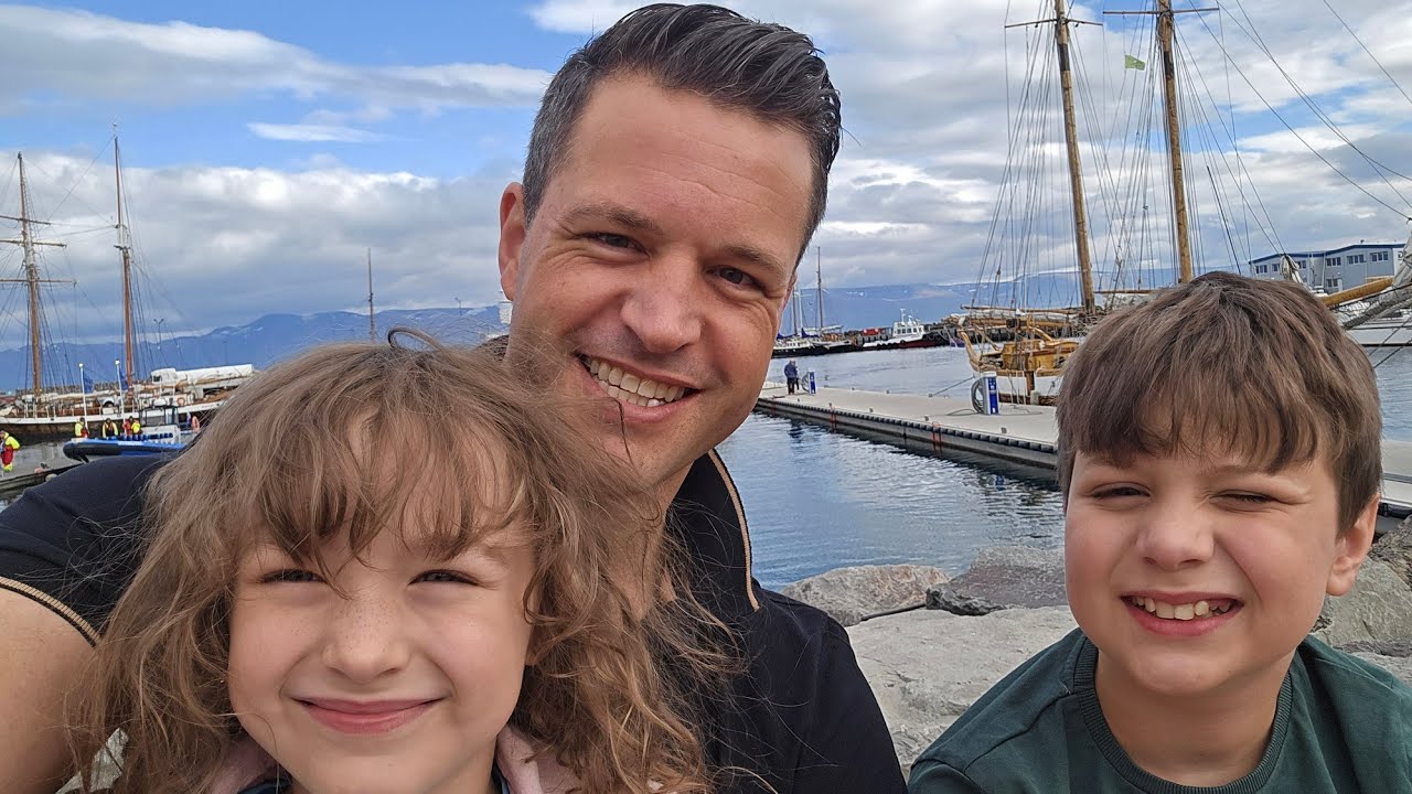 Road Trip to Húsavík: Waterfalls, Whales & Icelandic Treats with My Kids 🐋🌊🇮🇸