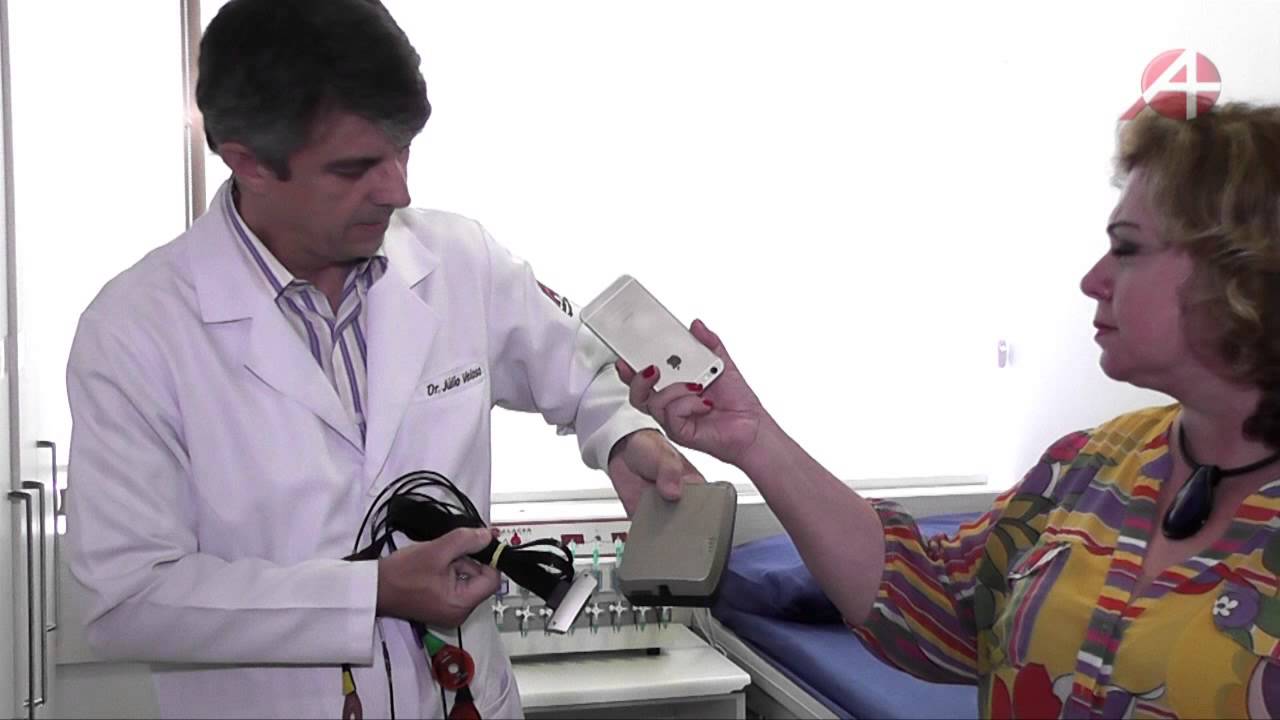 Endoscopista explica exame de cápsula endoscópica