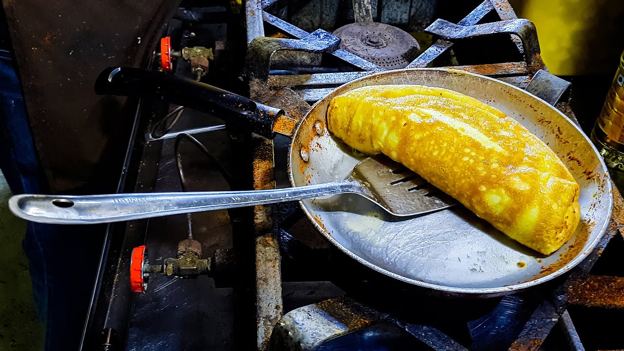 Super Fluffy Omelet | Omelette with 4 Eggs | Indian Street Food | Street byte | Silly Monks