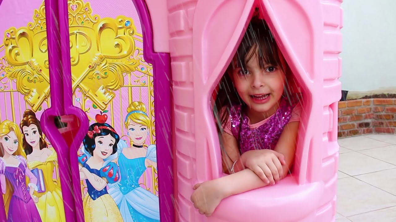 Laurinha e Helena e Mamãe se divertindo ! Jéssica Godar e Laurinha e Helena e Gabriel