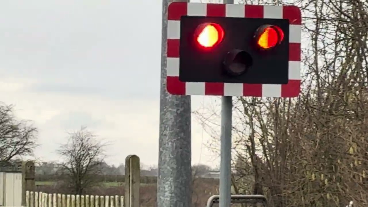 Long Lane Level Crossing (13/02/2026)