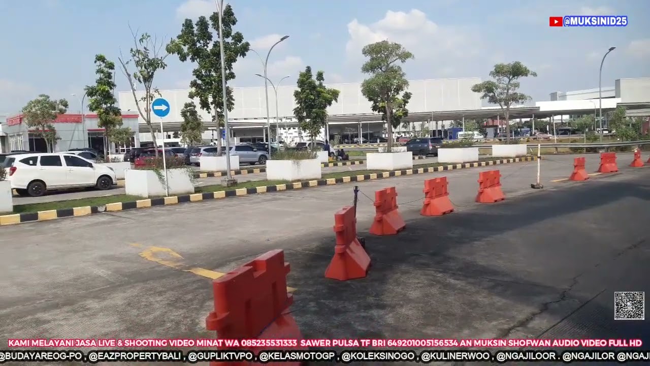 MEGAH BERSIH BANDARA JENDRAL AHMAD YANI SEMARANG LUAS TEMPAT PARKIR BISA DALAM RUANGAN
