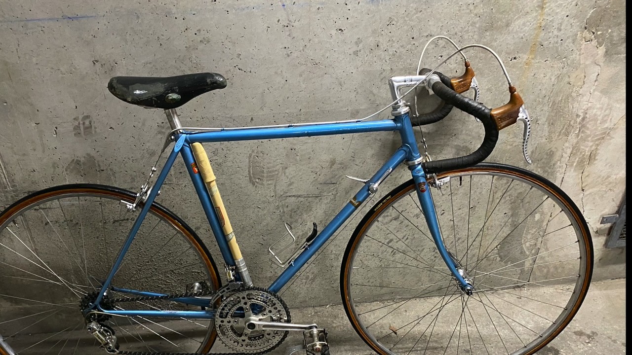 TRES BEAU VELO VINTAGE PARFAIT ETAT  A VENDRE