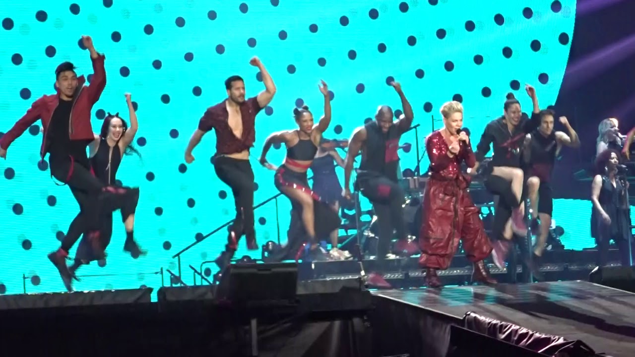 Pink - Blow Me (One Last Kiss) + Can We Pretend - LIVE in Köln 05.07.2019