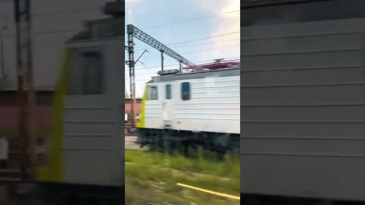 Piękne malowanie si&oacute;demki EU07E-303E Captrain #trains #trainshortvideo #trainspotting | lipiec 2024