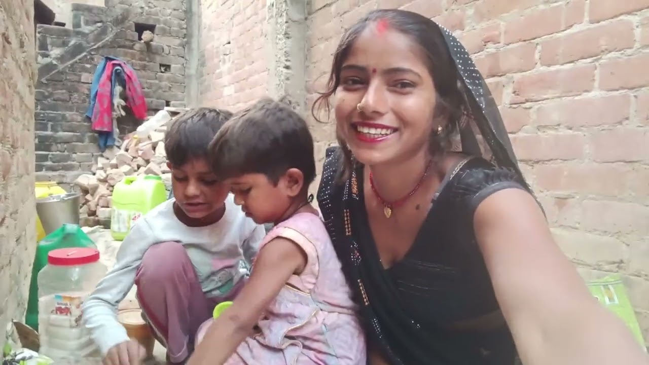 #video #hindiganabhojpuriganakaiselikhe #होली का बचा हुआ था इसलिए गुजिया बना रहे हैं दोस्तों 