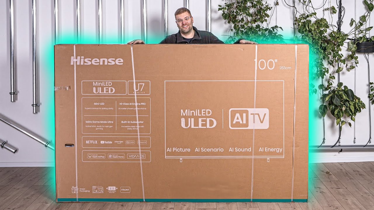 Unboxali smo 100-inčni TV, ki gre komaj čez vrata za domači kino - Hisense 100U7Q