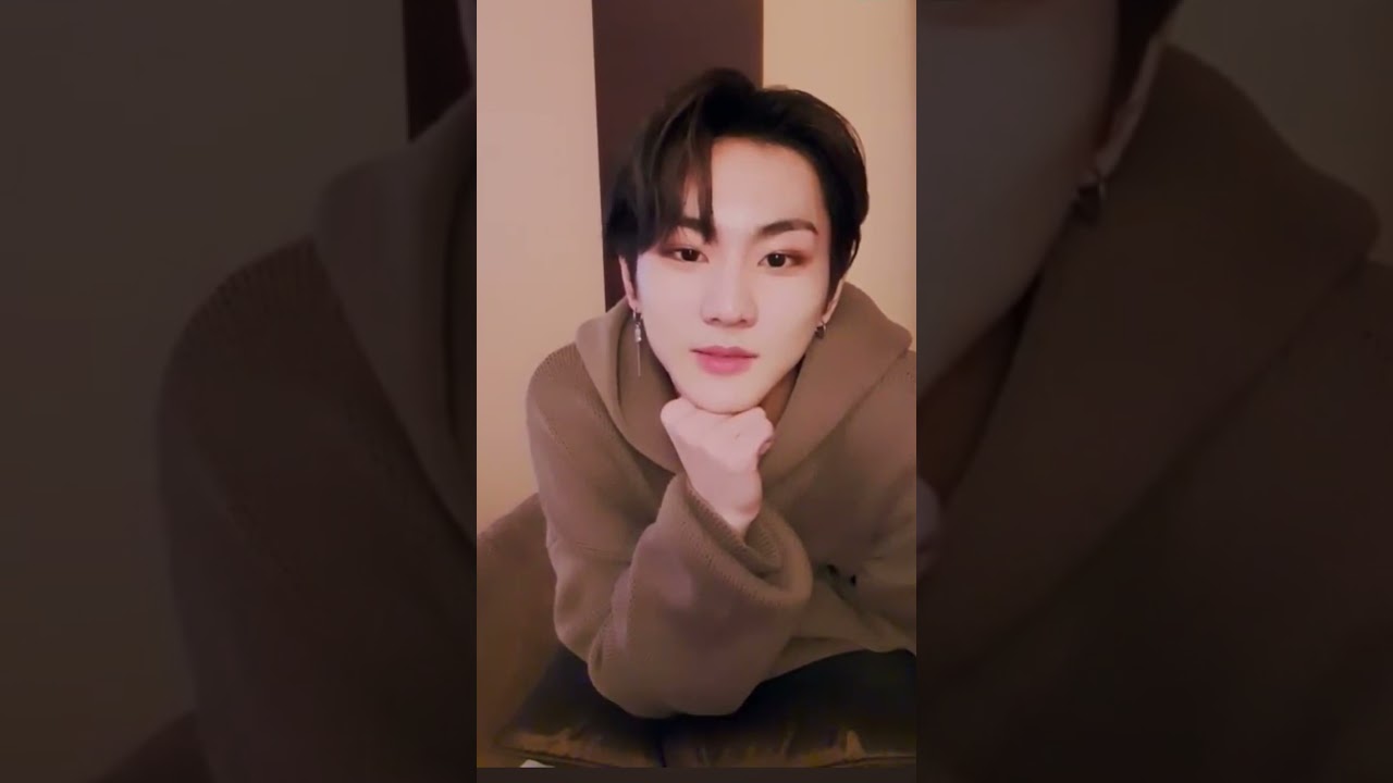 Late night call with Jungwon (Jungwon as your idol boyfriend)