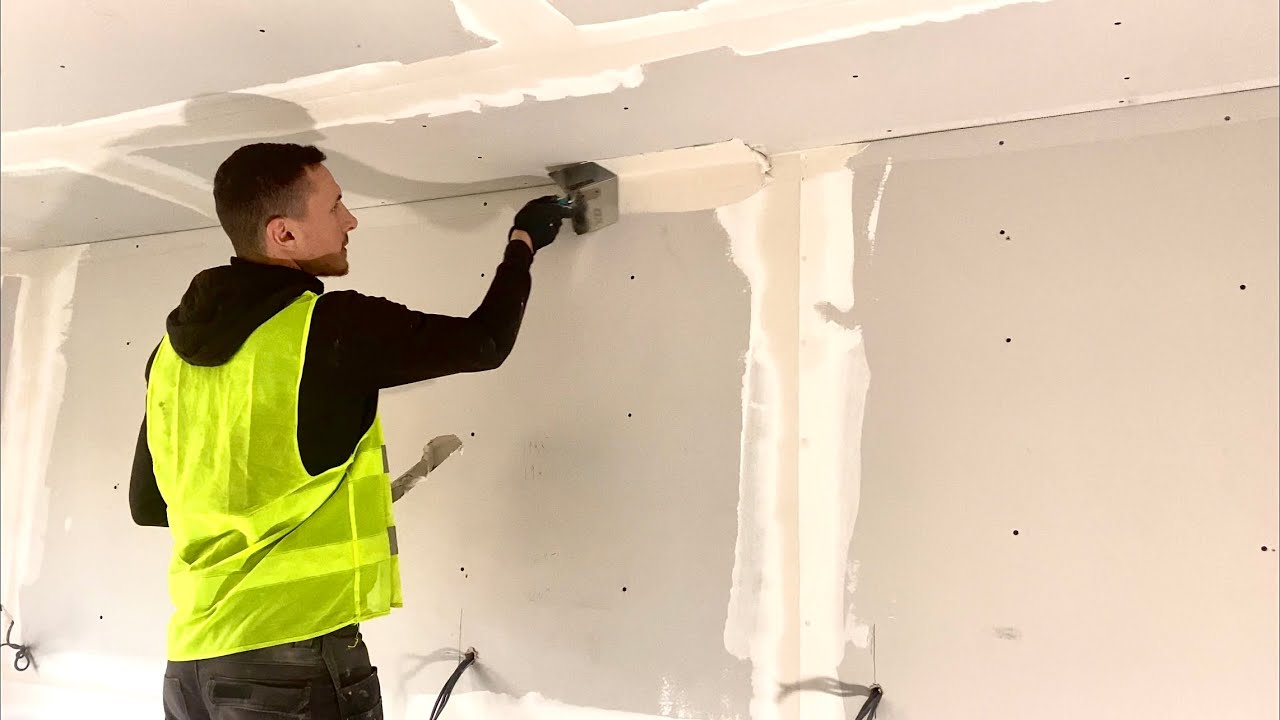 RENOVAREA UNEI CAMERE IN DOAR 8 MIN
