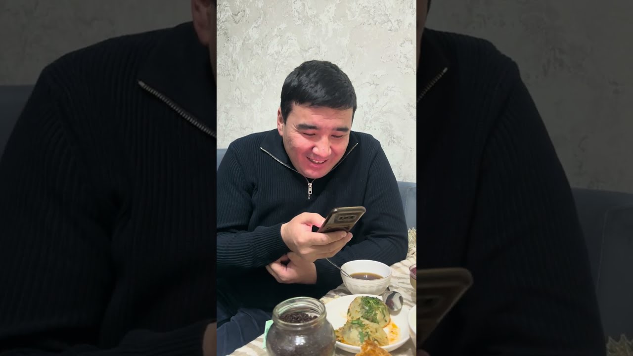Түн бир убакта күтүүсүз жан эргиткен курч сөздөр,Биз салып берген Үй ээлеринен жылуу сый үстүндөбүз.