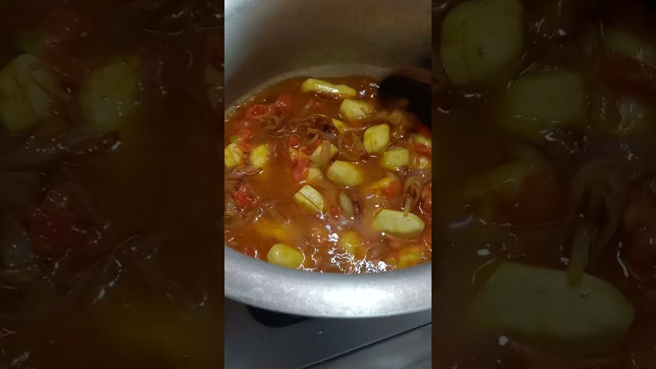 Eddoes &bringal  with Gravy. اروی بیگن چٹ پٹا مزیدار سالن