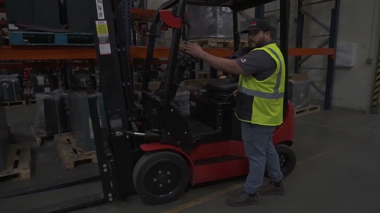 BIG JOE LXE SERIES Lithium Electric Forklift Familiarization