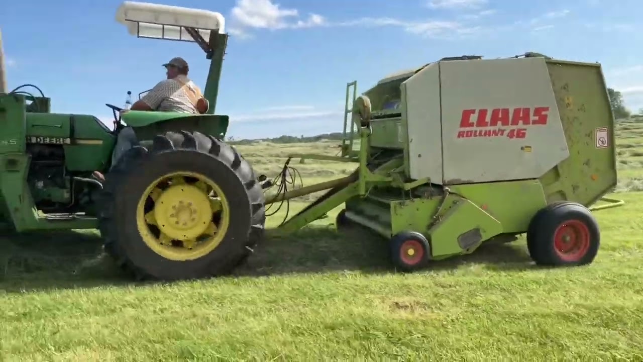 Baling with the Claas Rollant 46￼