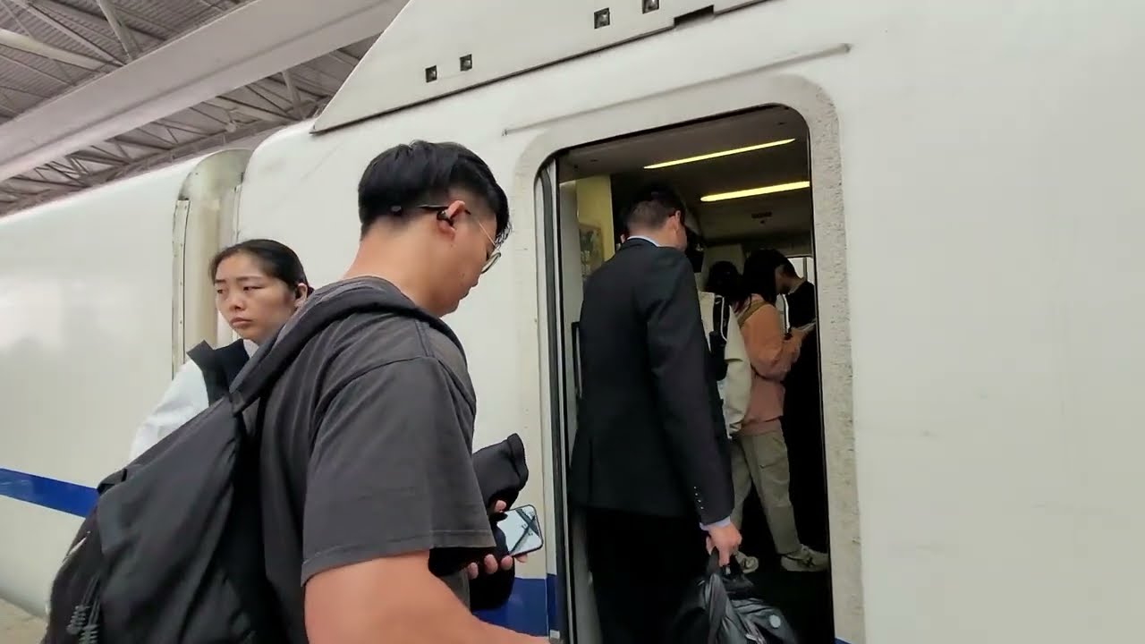 Take the China High Speed ​​Rail 🚄 from Shanghai to Hangzhou