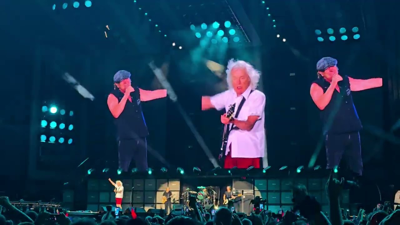 AC/DC - WHOLE LOTTA ROSIE (PARQUE ESTADIO NACIONAL DE CHILE - 11/03/2026)